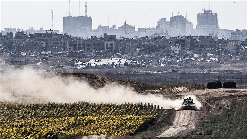 Beyrut'u yoğun bombardımana tutan İsrail, Gazze'nin kuzeyine yeniden kara saldırısı başlattı