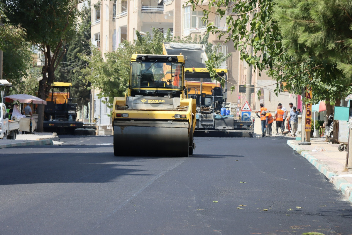 BÜYÜKŞEHİR PRESTİJ CADDEDE ASFALT SERİMİNE BAŞLANDI