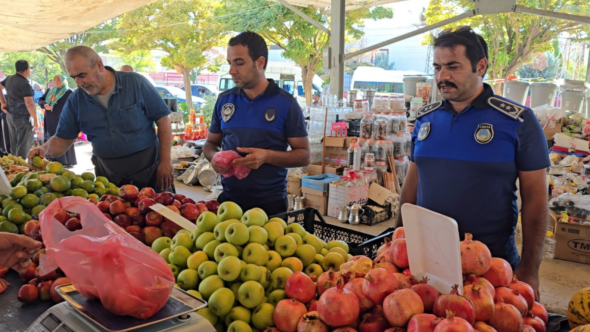 Eyyübiye Semt Pazarlarında Terazi Kontrolleri Yapılıyor